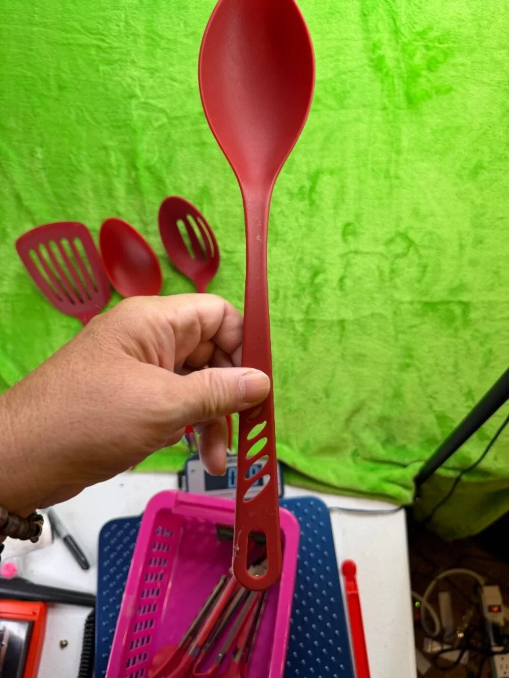 Sandra Lee 8pc Red Nylon Kitchen Utensil Set + Basket Spatula Spoon Tongs